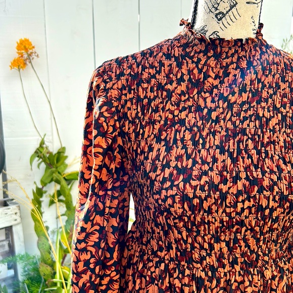 Lightweight, Balloon Sleeve, Smocked Floral Dress with Pockets - Picture 1 of 8